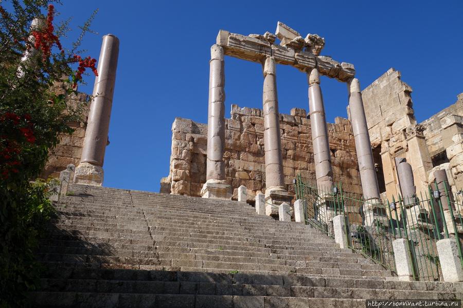 Баальбек, храм Меркурия Ливан