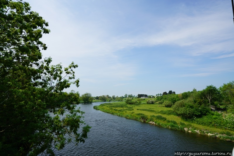 Ньюгрейндж курган Бру-на-Бойн археологический комплекс, Ирландия Ньюгрейндж курган Бру-на-Бойн археологический комплекс, Ирландия