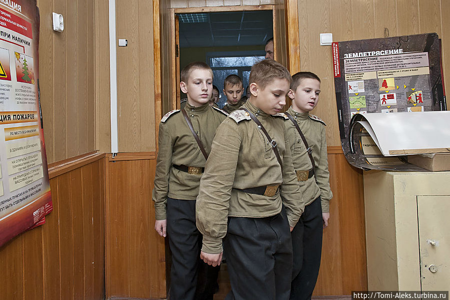 И опять учится...
*