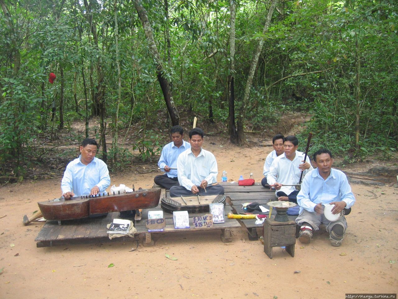 Камбоджийские музыканты-и