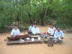 Камбоджийские музыканты-инвалиды в храме Та Пром