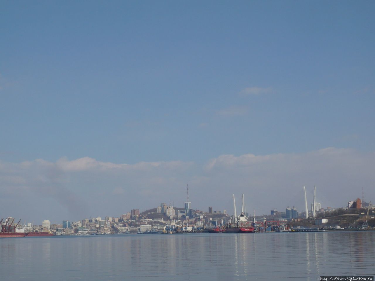 Бухта Золотой Рог Владивосток, Россия Бухта Золотой Рог Владивосток, Россия