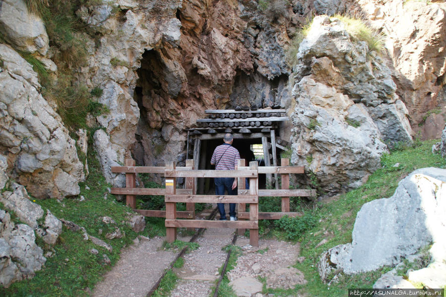 Путь нетруден. Проходит мимо заброшенной шахты Буферрера. Национальный парк лос Пикос де Еуропа, Испания