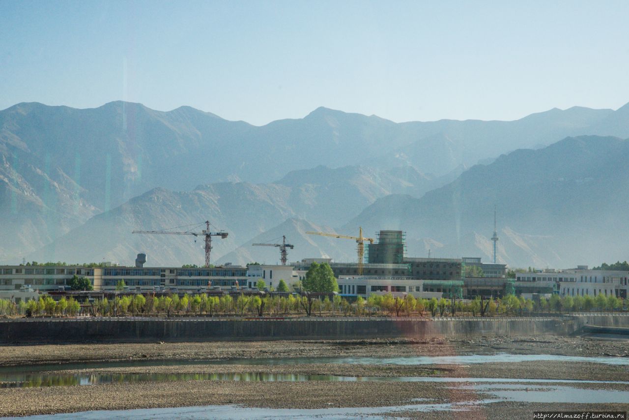 Ты мечтала всегда прокатиться на яке, скакать по холмам! Озеро Ямдрок, Китай