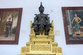 Статуя короля Сисовата в музее. Фото из интернета