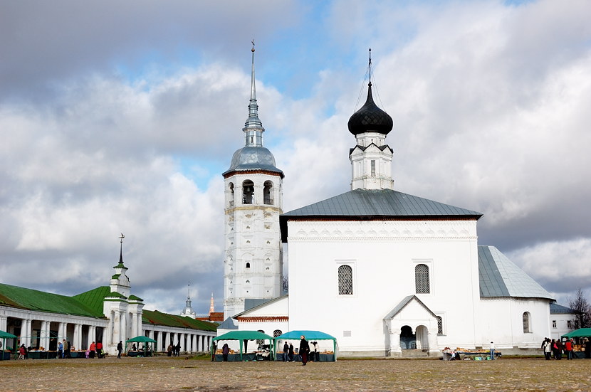 Воскресенская церковь на Рыночной площади Суздаль, Россия