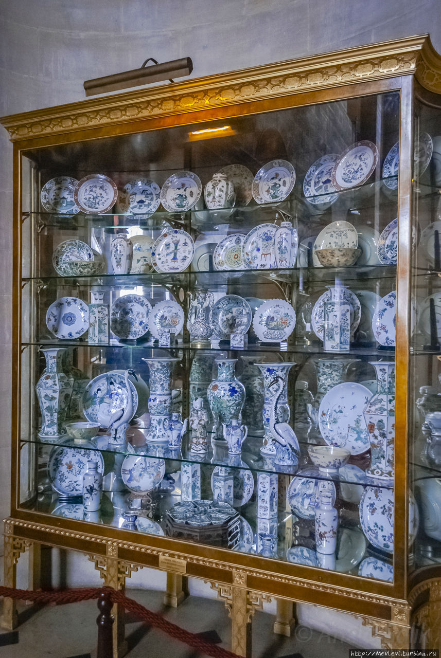 У Бленхеймского двореца внутри Вудсток, Великобритания