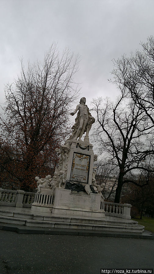 Памятник Моцарту Вена, Австрия