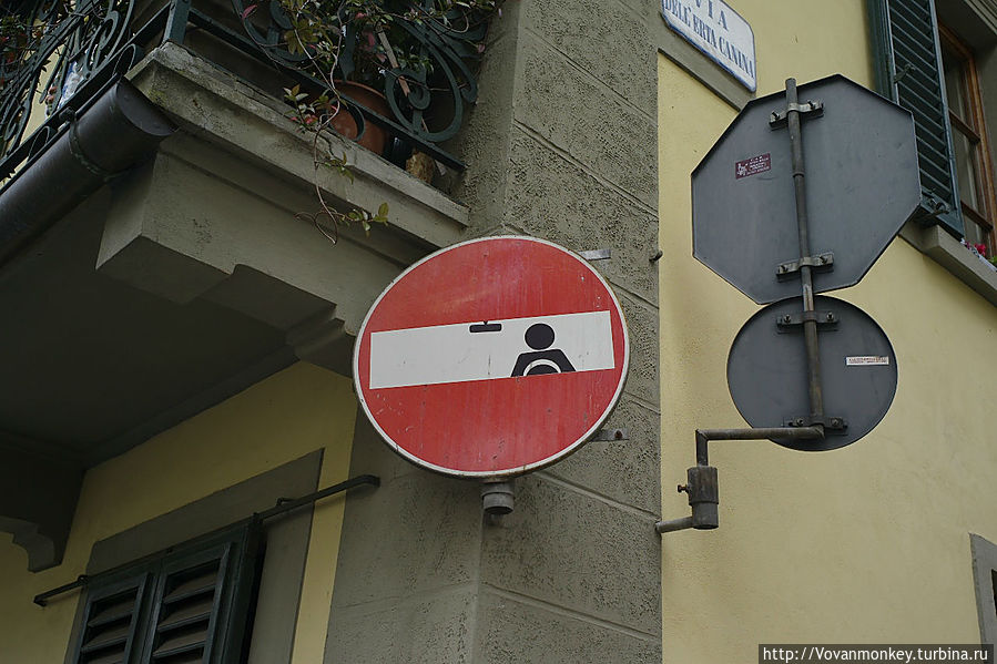 Знаки, знаки, всюду знаки... Флоренция, Италия