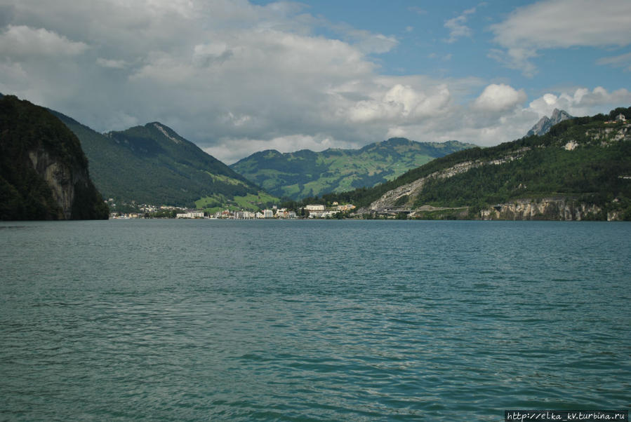 Бруннен, вид с озера Бруннен, Швейцария