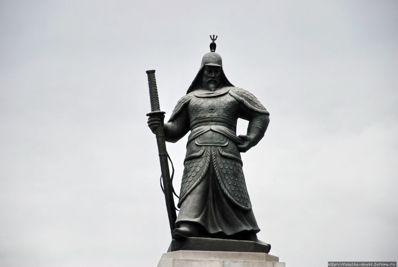 Памятник адмиралу Ли Сунсину Сеул, Республика Корея