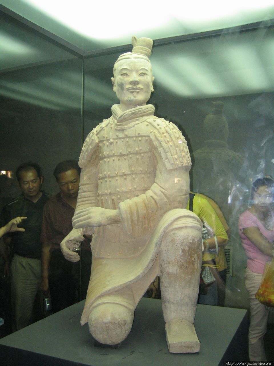 Сиань  Мавзолей императора Цинь Шихуанди. Терракотовый воин Сиань, Китай