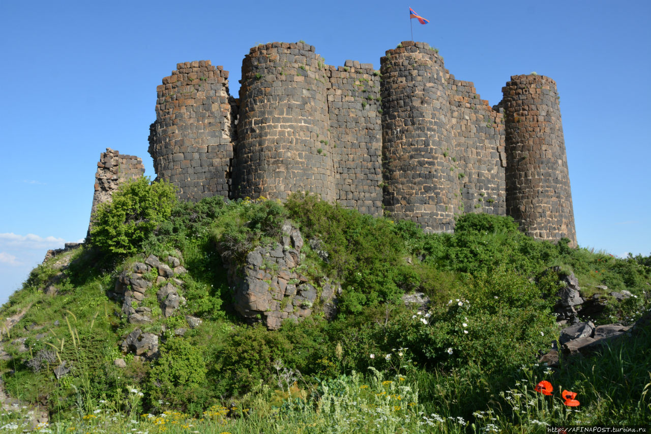Крепость Амберд с французским шармом