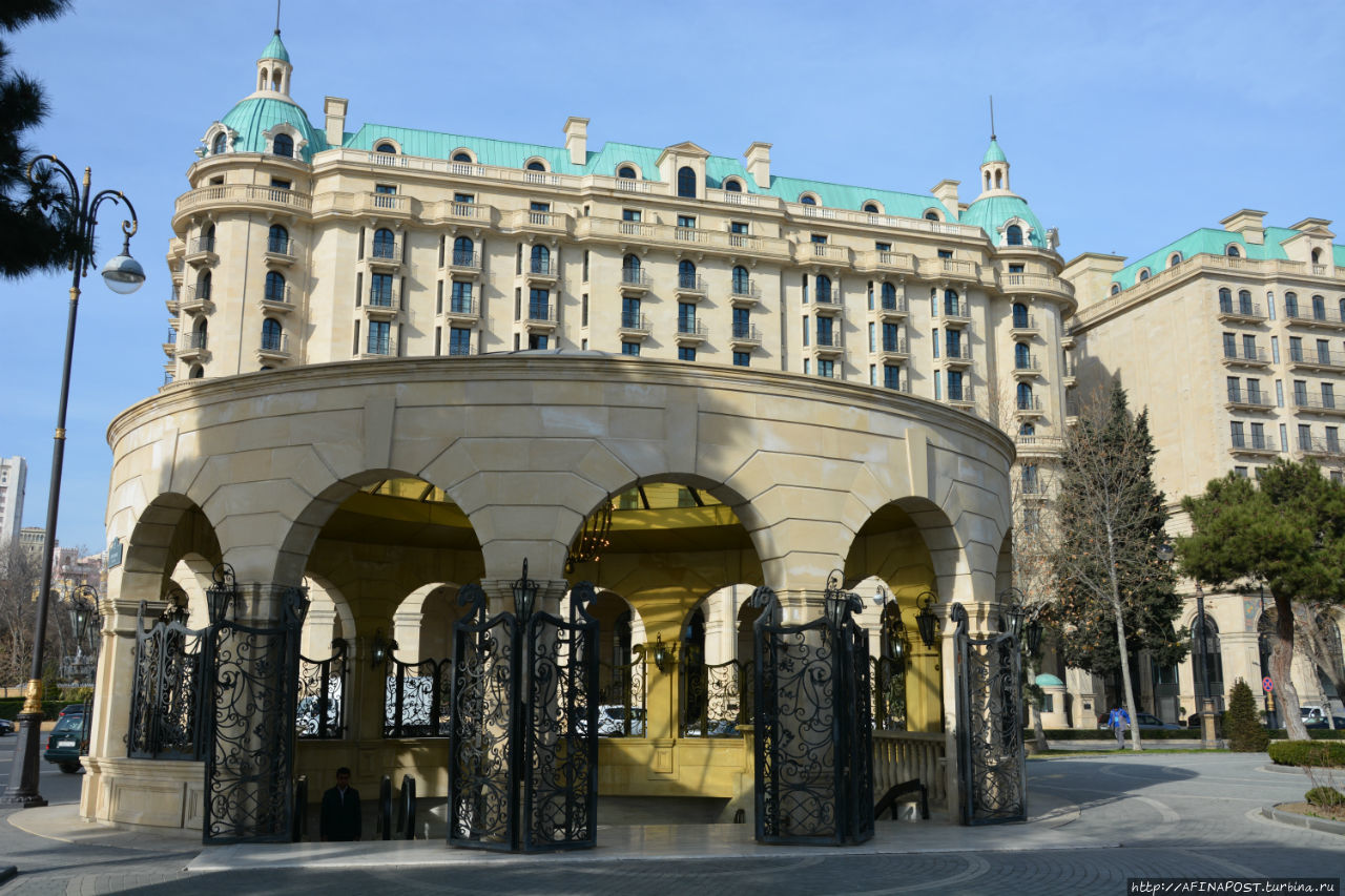 Переходы на проспекте Нефтяников / Transitions on the Oilmen's Avenue