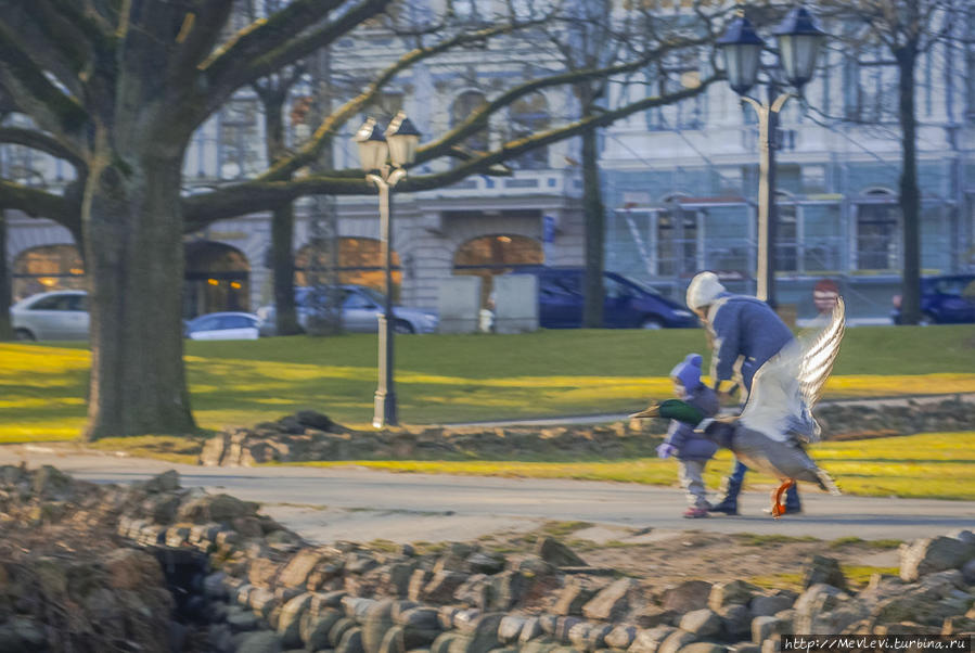 Пргулка у Бастионки Рига, Латвия