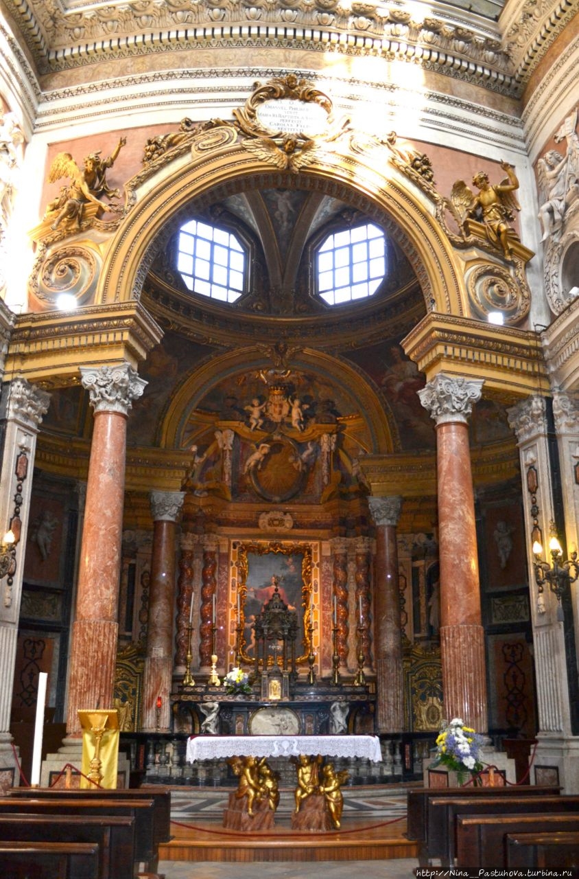Церковь Сан-Лоренце Турин, Италия