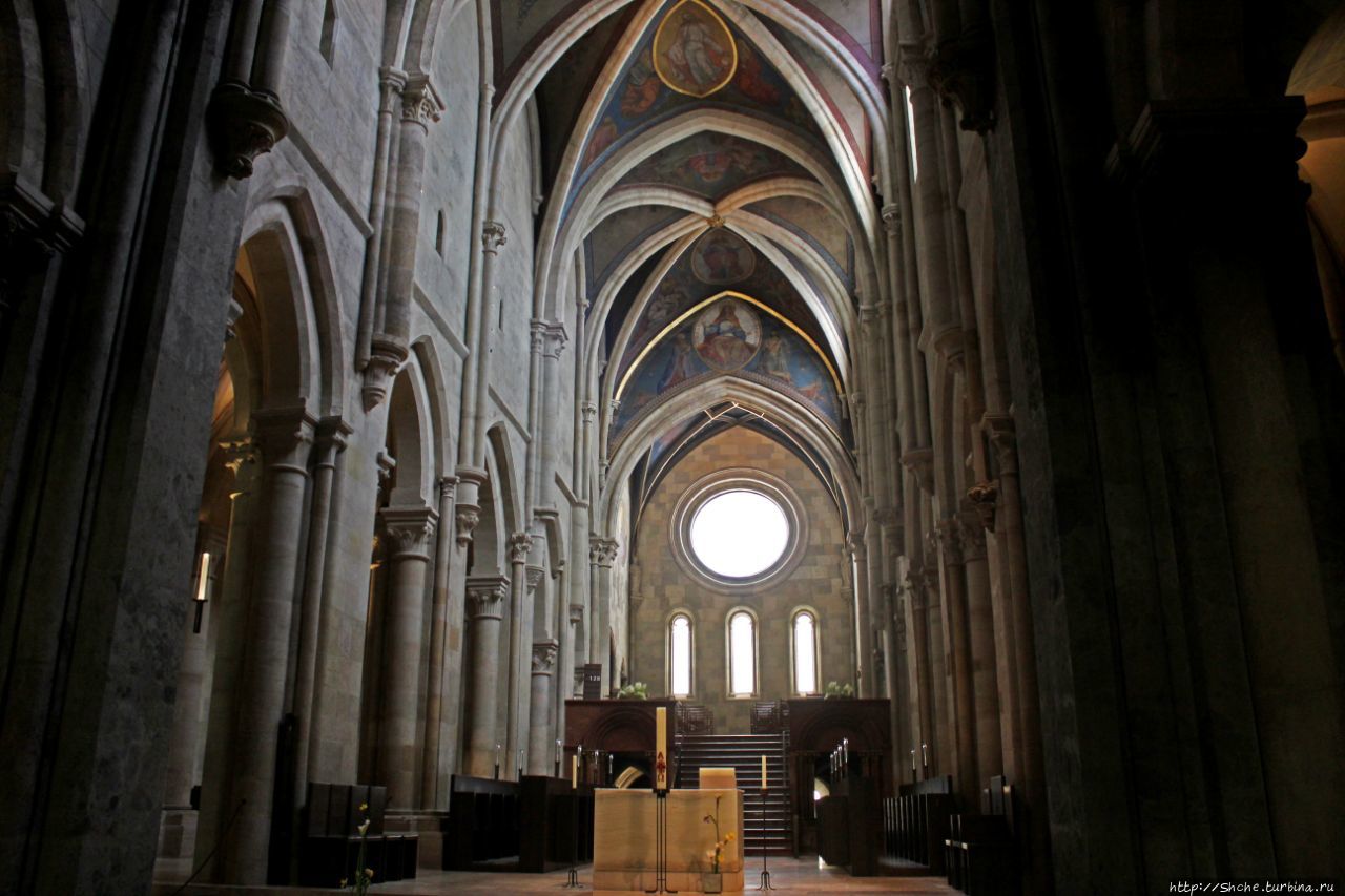Базилика и склеп крупнейшего и старейшего монастыря Венгрии