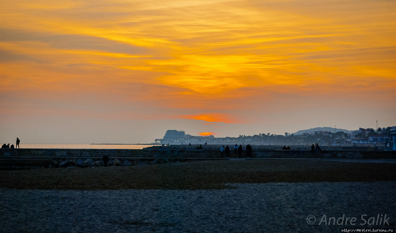 Развлечения на закате Ситжес, Испания