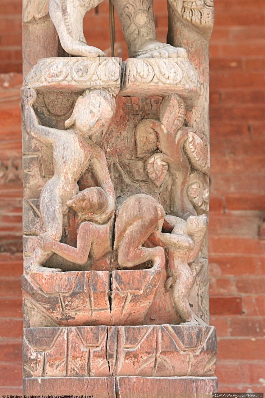 Резные детали распорок храма Джаган Нараян. Из интернета Патан (Лалитпур), Непал