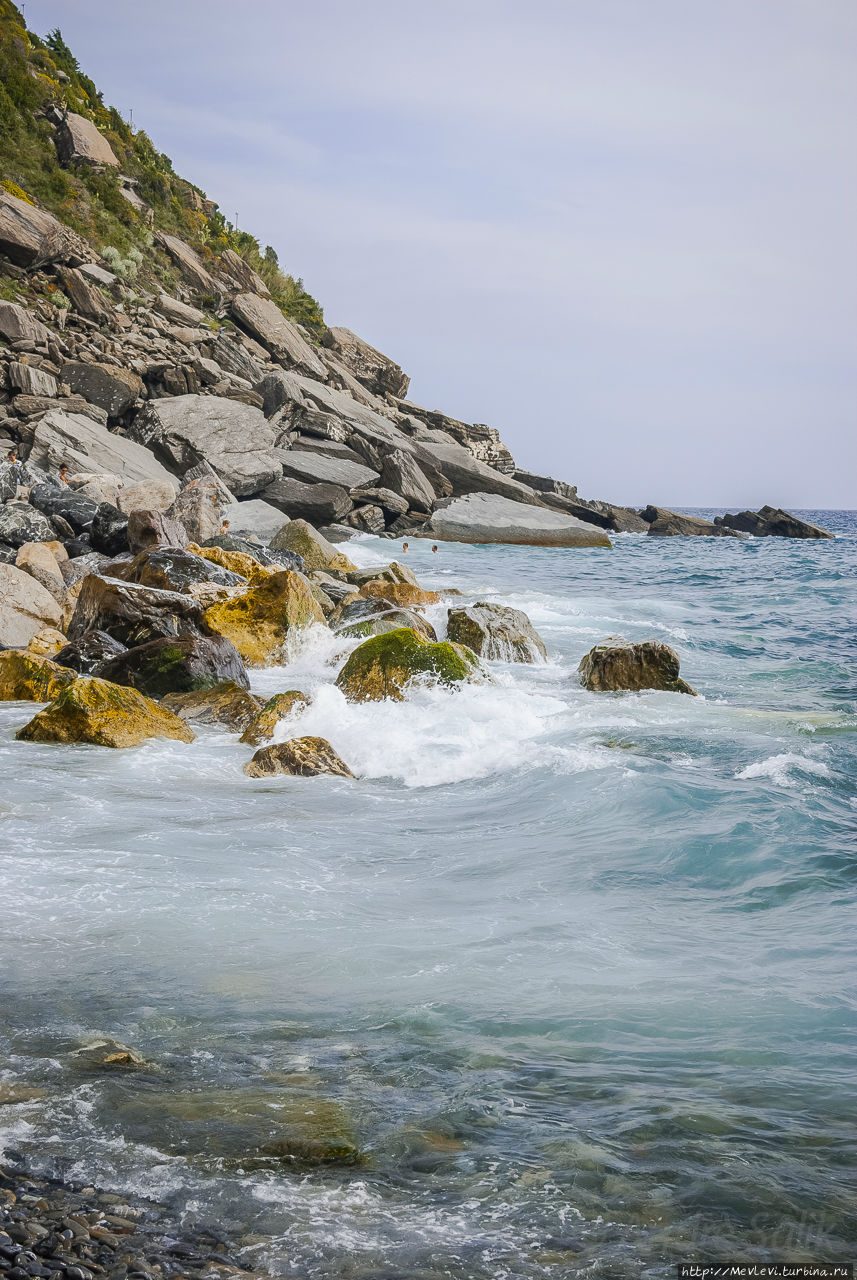 Прогулка в Vernazza, La Spezia, Италия Вернаска, Италия