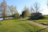 Небольшой парк напротив крепости. Там и памятник Олафу.