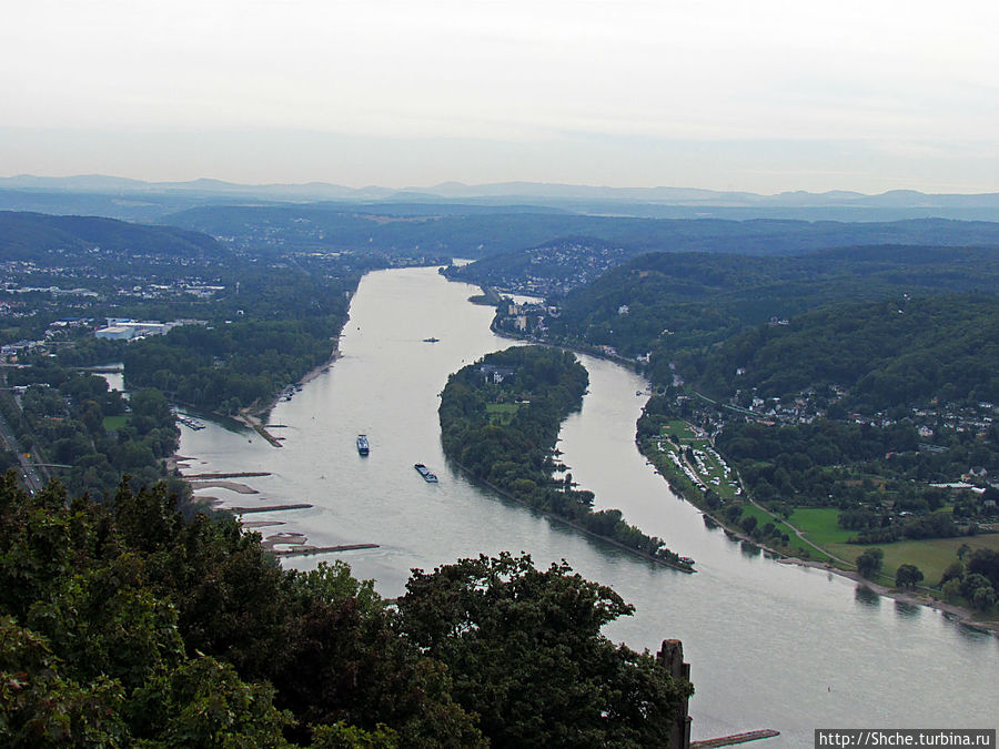 Вверх по течению Рейна Кёнигсвинтер, Германия