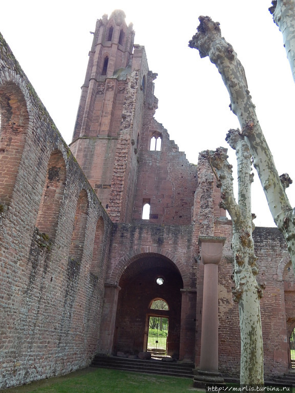 Руины монатыря Лимбург Бад-Дюркхайм, Германия