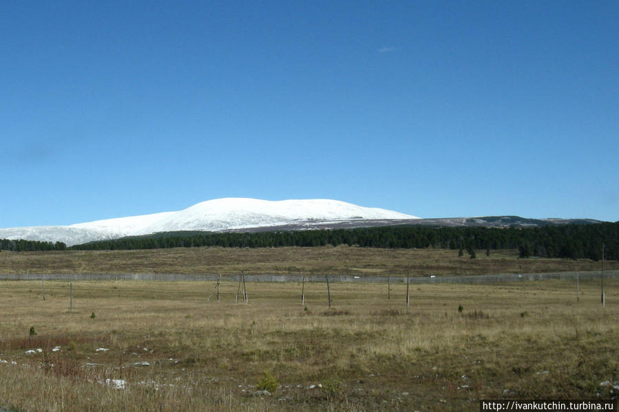 Гора Сарлык в ясную погоду (снимок сделан тремя днями позже) Семинский Перевал, Россия