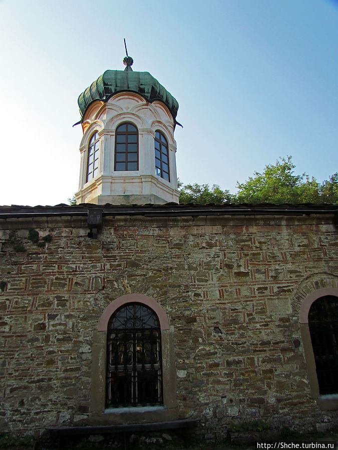 Храм, где чтут и практикуют старые православные ритуалы Ловеч, Болгария