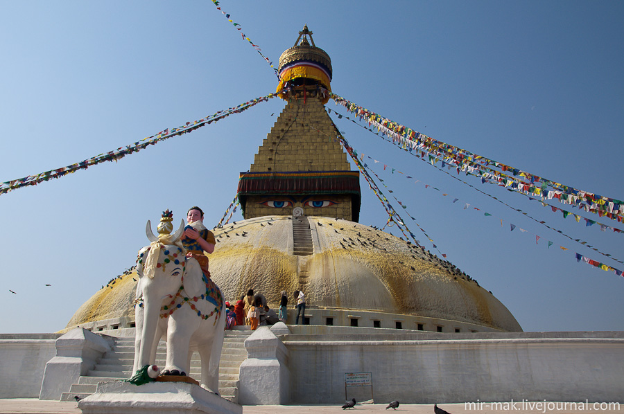 Боднатх считается самой большой буддистской ступой в мире. Катманду, Непал