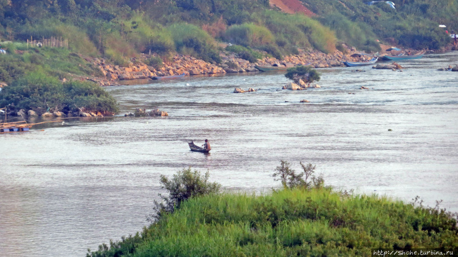 Река Меконг Хуэйсай, Лаос