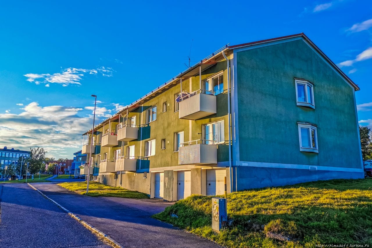 Городок перед. Ледовый городок у театра кукол "экият". Ледовый городок у дворца спорта уфа ретро. Ледовый городок на дворце спорта. Елка на дворце спорта в уфе 2022.