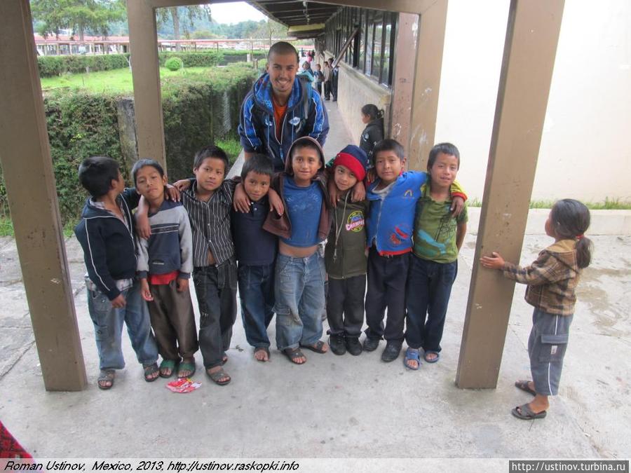 дети Нуэво-Сан-Хуан-Чамула, Мексика