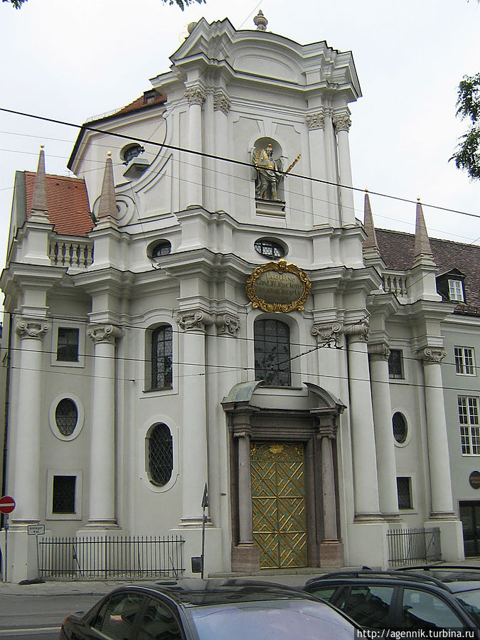 Церковь Троицы на Ленбахплац Мюнхен, Германия