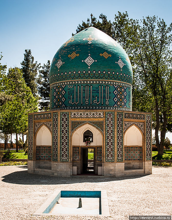 Мавзолеи Аттара Мешхед, Иран