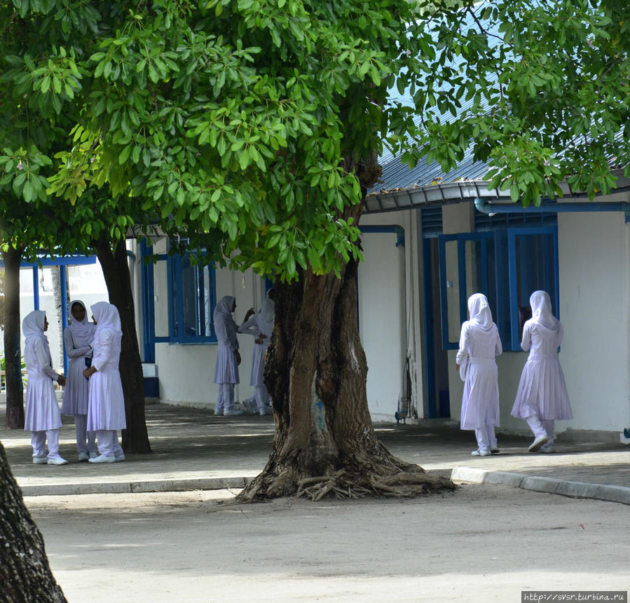 Школьницы Мальдивские острова