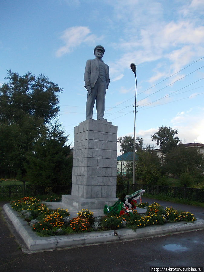 Енисейский Ленин провожает нас Туруханск, Россия
