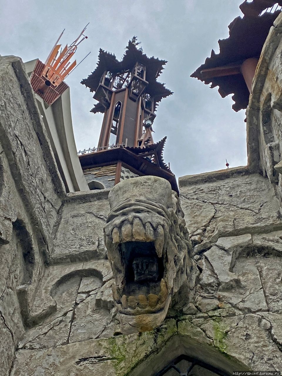 Сказочный замок из мультфильмов Disney под Киевом