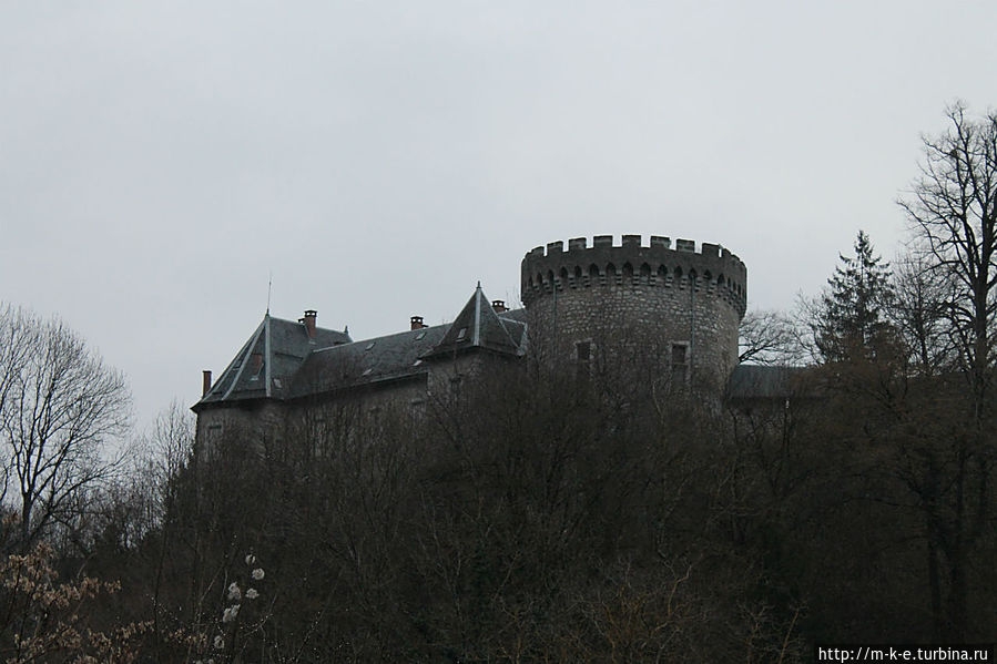 Замок в котором томился Маркиз де Сад Рона-Альпы, Франция