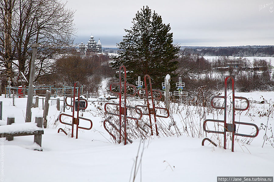 Кижский погост вид с кладбища Кижи, Россия