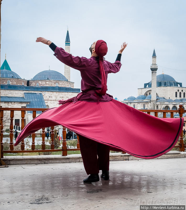 Суфийская музыка. Национальный турецкий танец дервишей. Танец суфийских дервишей. Танец суфиев дервишей. Дервиши в Турции.
