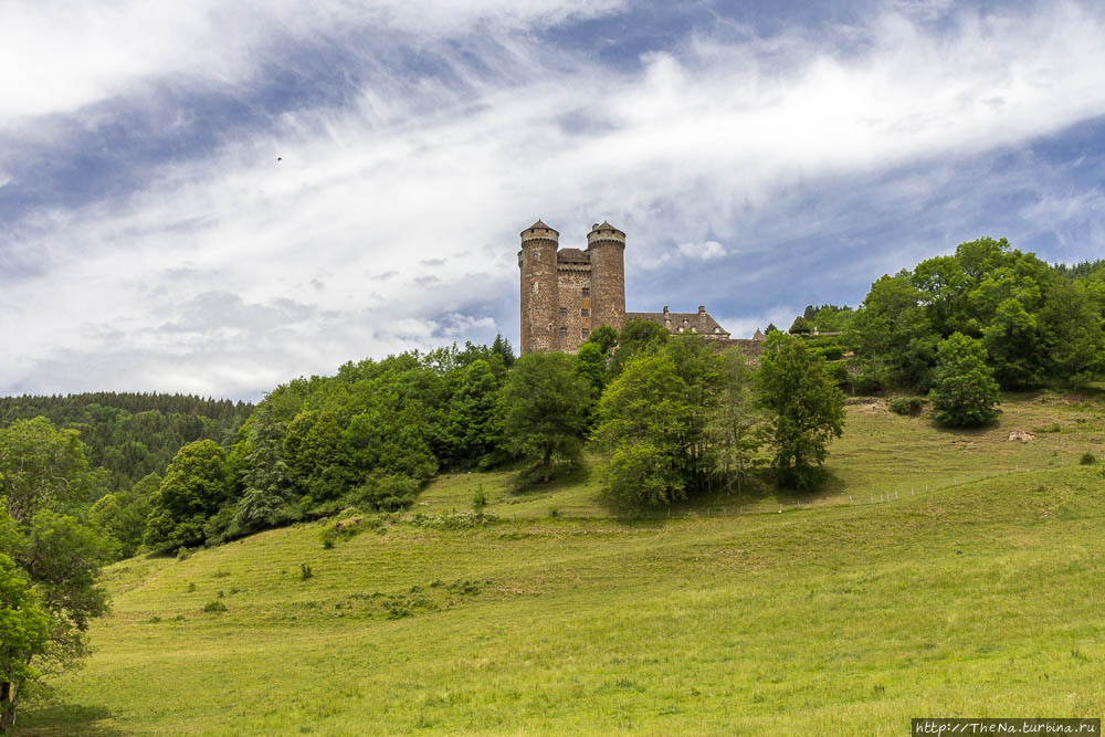 Салер (Salers). Франция. Чёрный бриллиант на зелёном ковре. Салер, Франция