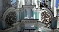 Тульский мастер Иван Кобылин Большой изготовил для колокольни лавры в 1784 г. башенные часы