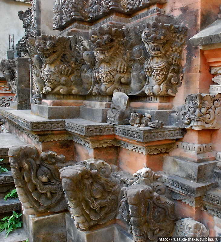 Откуда рис во лбу Кута, Индонезия