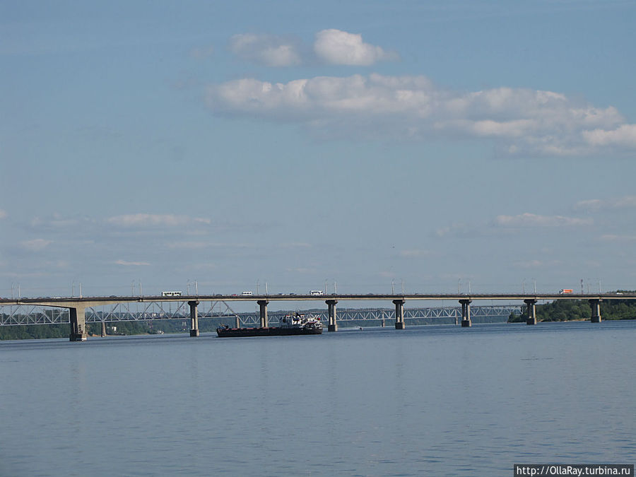 А вот и мост через Волгу. Кострома, Россия