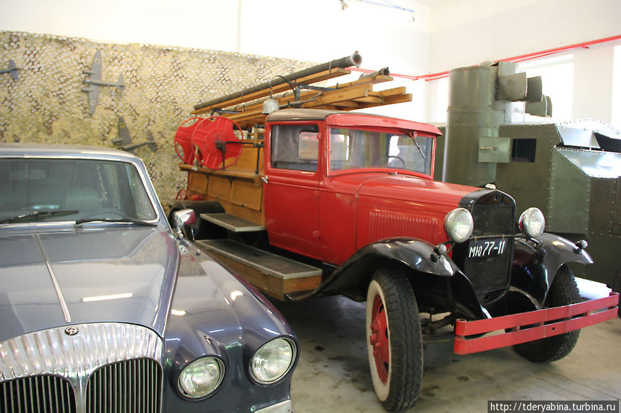 В музее представлены не только легковые авто. Например — пожарный автомобиль Москва, Россия