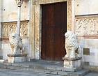 Львы у Кафедрального собора Модены