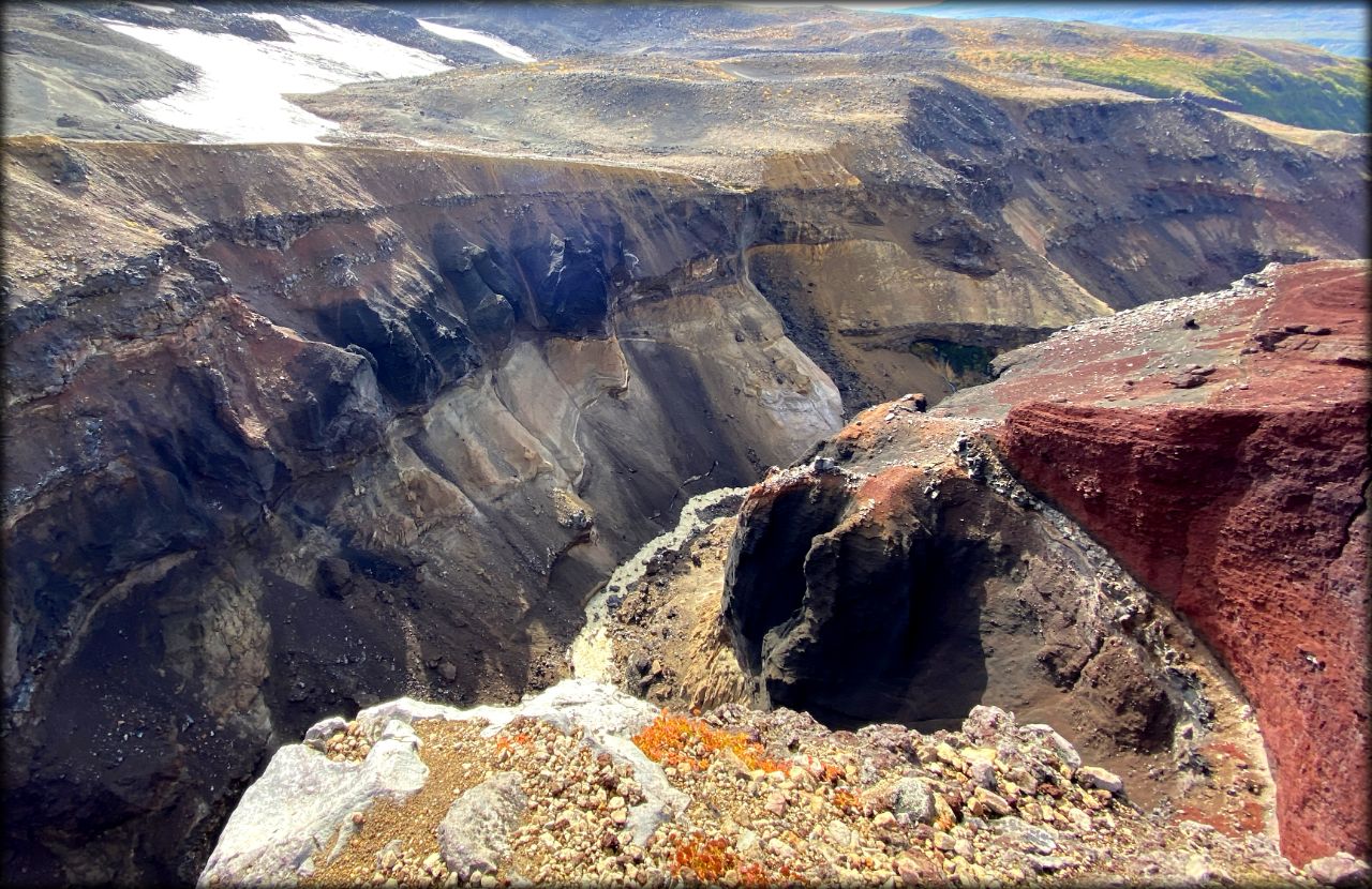 Это сладкое слово — Камчатка. День 2, вулканические пещеры Мутновский вулкан и окрестности (2323м), Россия