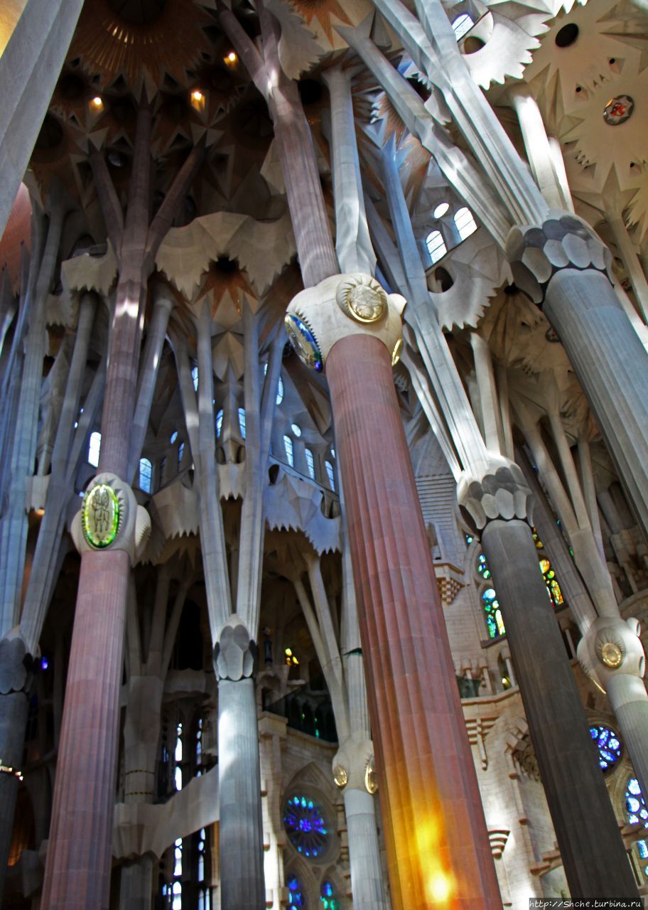 Искупительный храм Святого Семейства (Саграда Фамилиа) Барселона, Испания