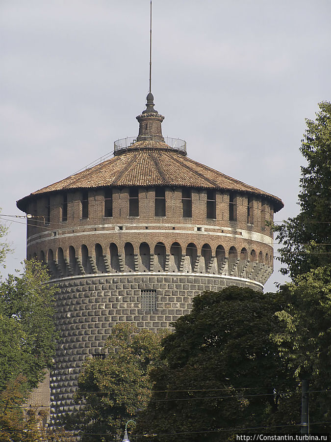 Башня Торрионе ди Санто Спирито Милан, Италия